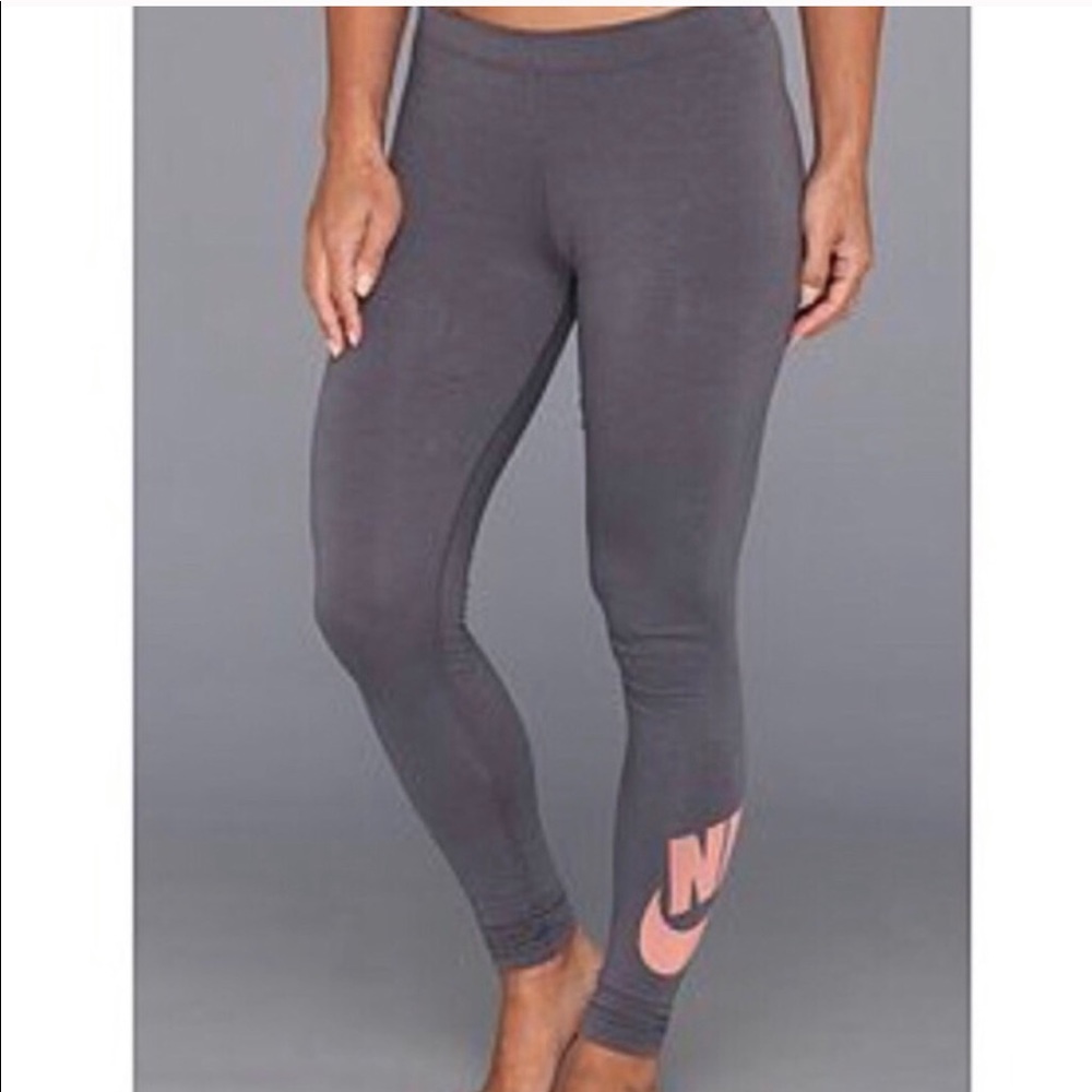 Nike Leggings w/ pink logo